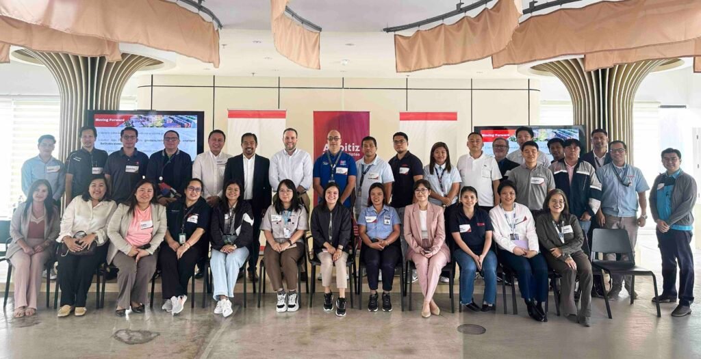Aboitiz Economic Estates President and CEO Rafael Fernandez de Mesa (behind, 7th from the left)and Batangas State University President Dr Tirso Ronquillo (behind, 6th from the left) meet with major locators such as Maersk, Aice, Sohbi Kogei, Tosoh, and Nex Logistics to discuss their respective industry’s growing needs for human capital, skills development, and talent pipeline.