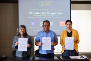 [L-R] Sumi Dhanarajan (Managing Director, Forum for the Future - Southeast Asia), Natalia Figge (Country Director, Friedrich-Ebert-Stiftung Philippines), Rizaller “Jun” Amolo (Country Head, Ocean Energy Pathway Philippines)