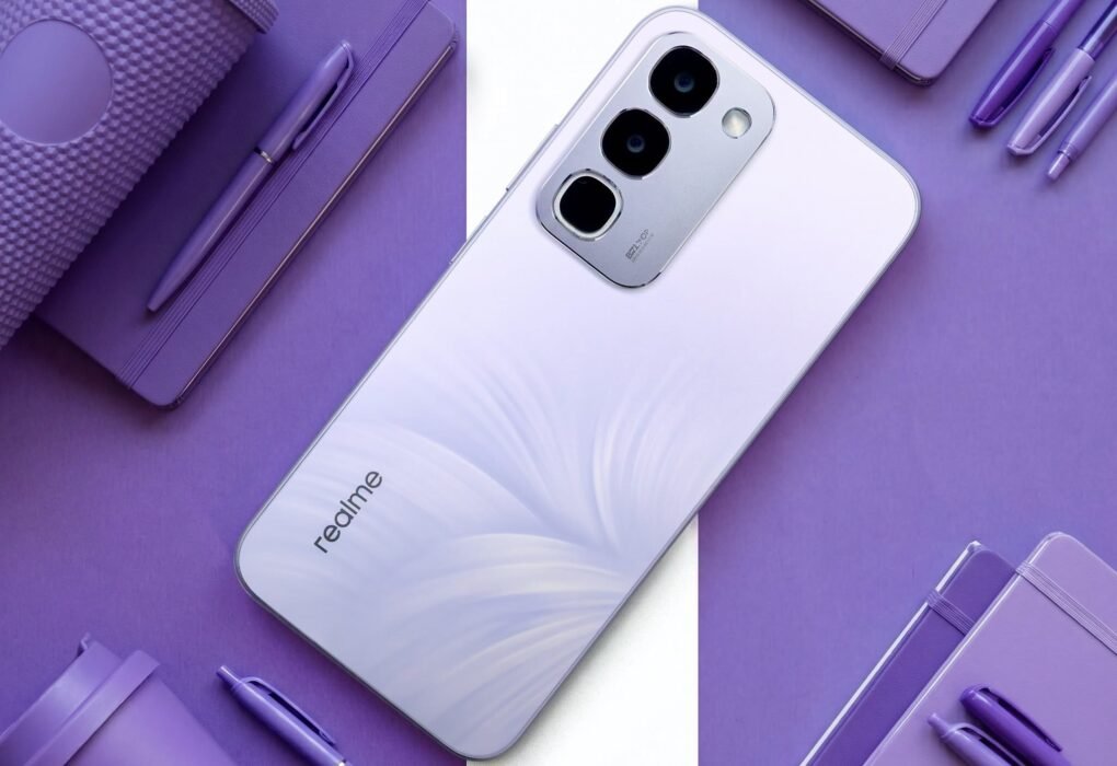 Long-lasting battery life, military-grade shock resistance, and an optimized experience — all the essentials for students on the go.