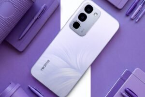 Long-lasting battery life, military-grade shock resistance, and an optimized experience — all the essentials for students on the go.